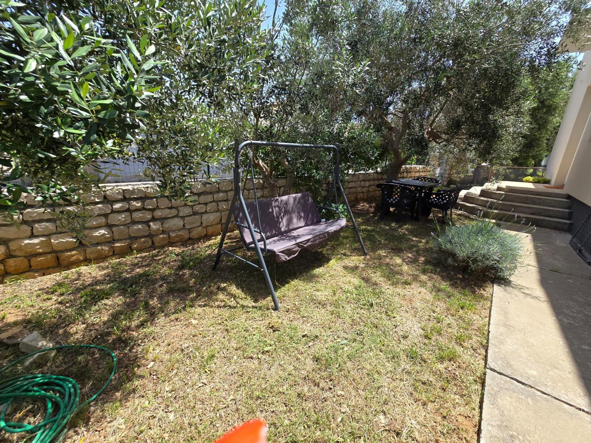 Apartman Nea Nin Exterior foto